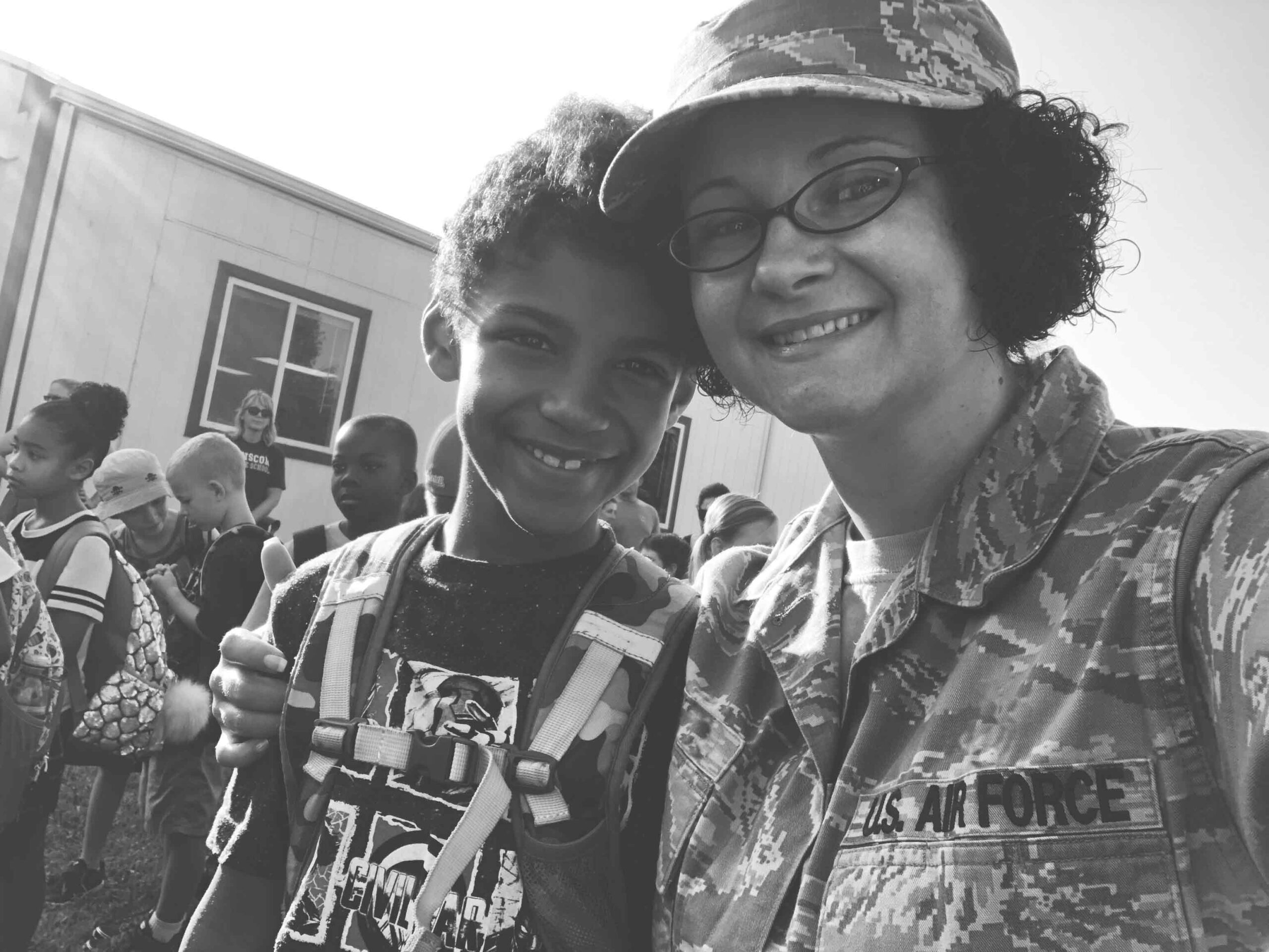 BSF_DYP_BW_Mom